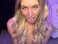 Innocent blonde Kyra
