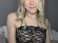 Innocent blonde Kyra