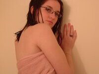 Innocent teen Tamara