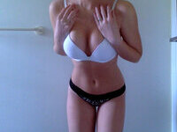 Sexy girlfriend selfshot nudes