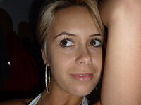 Amateur couple share private porn pics