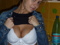 Amateur couple share private porn pics