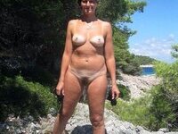 Мужья сливают голых жён 4/ Husbands leak naked wives 4