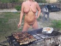 Мужья сливают голых жён 3/ Husbands leak naked wives 3