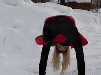 Голышом на всеобщее обозрение / Naked for all to see