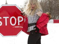 Голышом на всеобщее обозрение / Naked for all to see