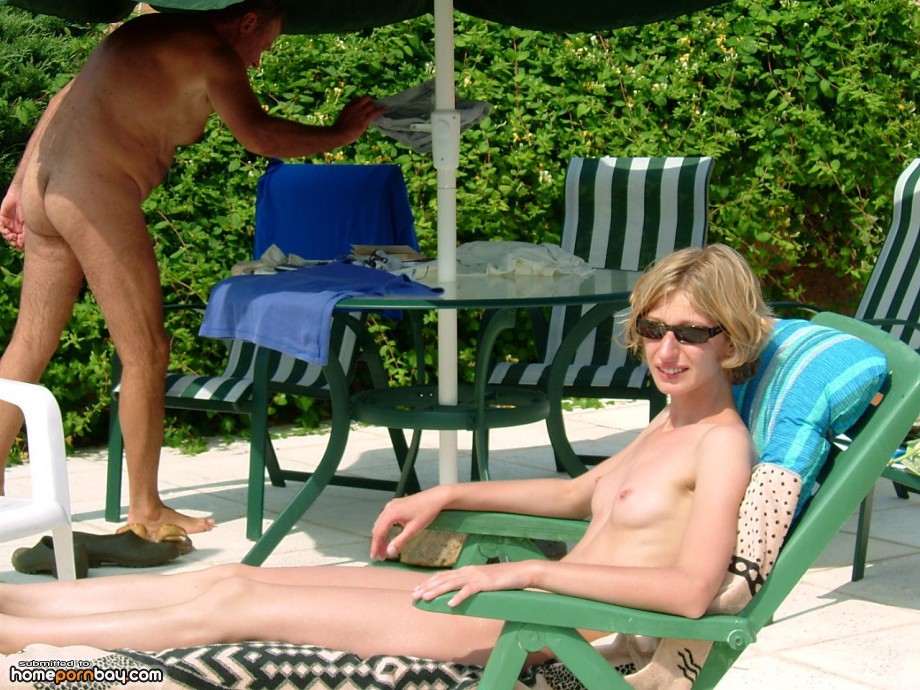 https://m.homepornbay.com/album/sunbathing-naked-by-the-pool