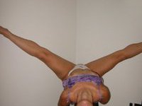 Flexible babe posing nude