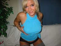 Blondie showing her tits