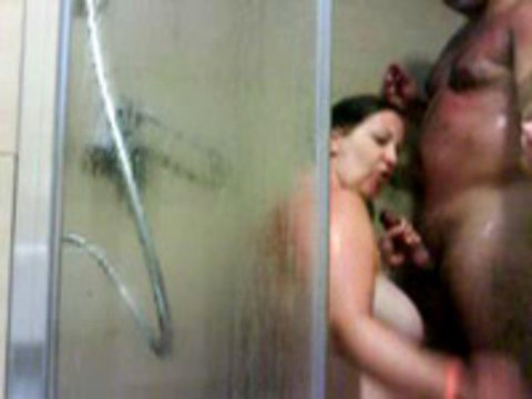 Play 'Hot blowjob in the shower'