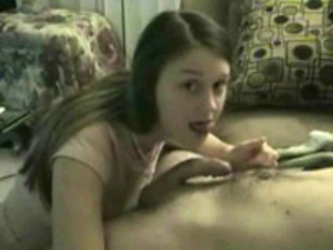 Play 'Candy teen practicing blowjob'