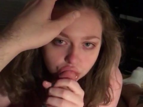 Play 'Young girl does blowjob and gets hard fuck'