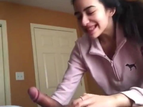 Play 'Playful brunette sucks her boyfriend and juices it all'