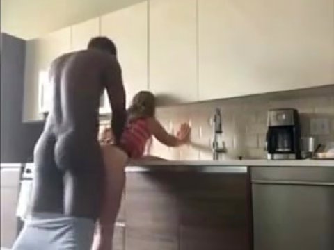 Play 'Juicy babe gets a rough fuck in the kitchen'