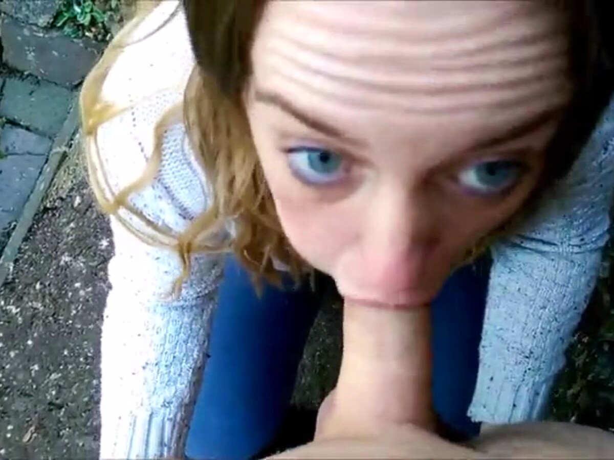 Play 'POV blowjob in the park from milf bitch'