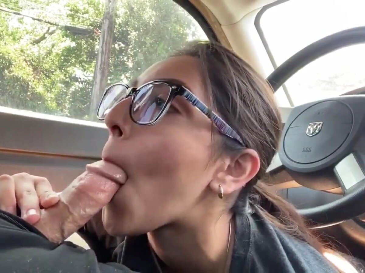 Play 'Cute brunette gives a gentle blowjob in the car'