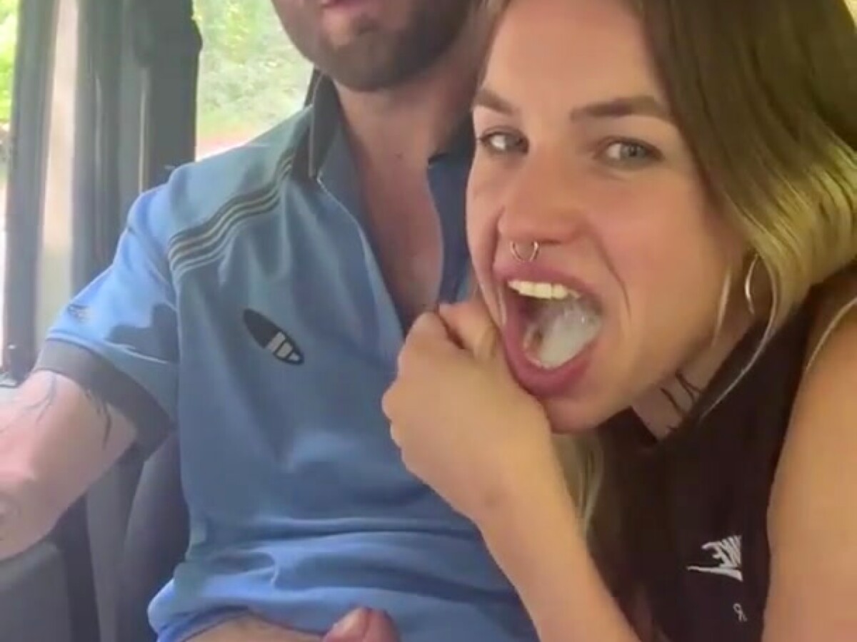 Play 'I got so horny that I gave him a blow job, then jumped on his cock'
