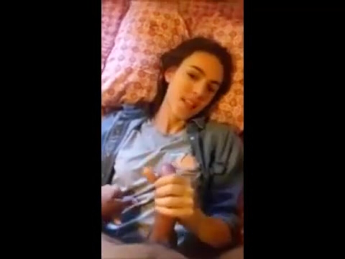 Play 'His fingers made me cum'
