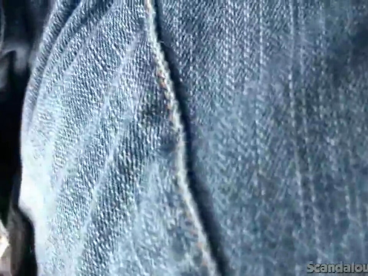Play 'Naughty blowjob in the car turns into wild fingering'