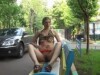 Показывает влагалище на улице / Shows vagina on the street