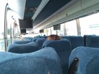 Жена сосёт в автобусе / Wife sucks on the bus