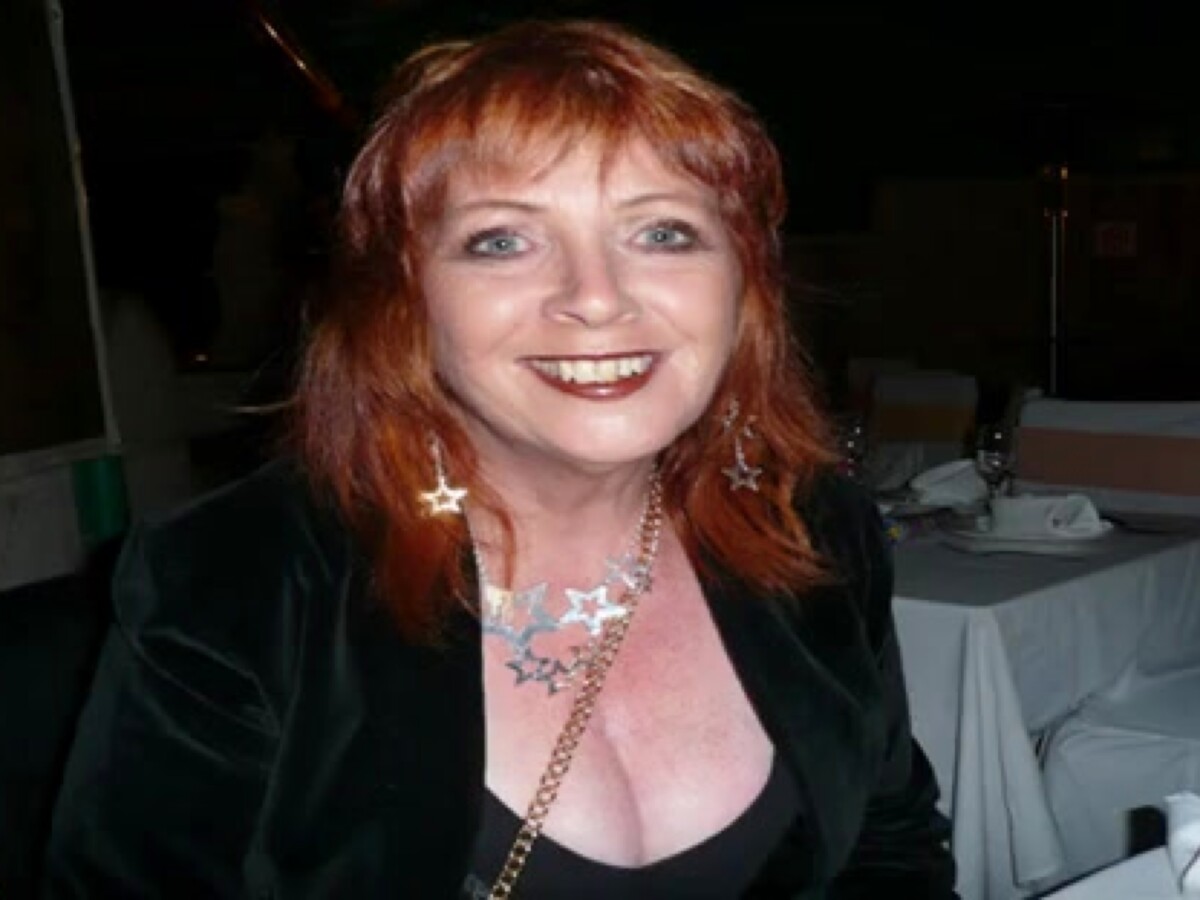 Play 'British wife Marlene'